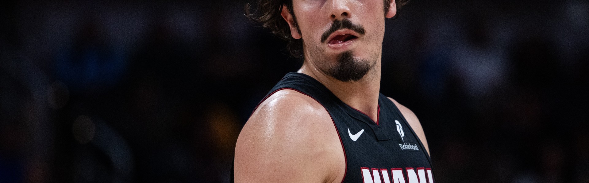 乐鱼leyu直播团队-斯波：哈克斯进攻不断为球队制造机会 对手变小阵容他就是优势点